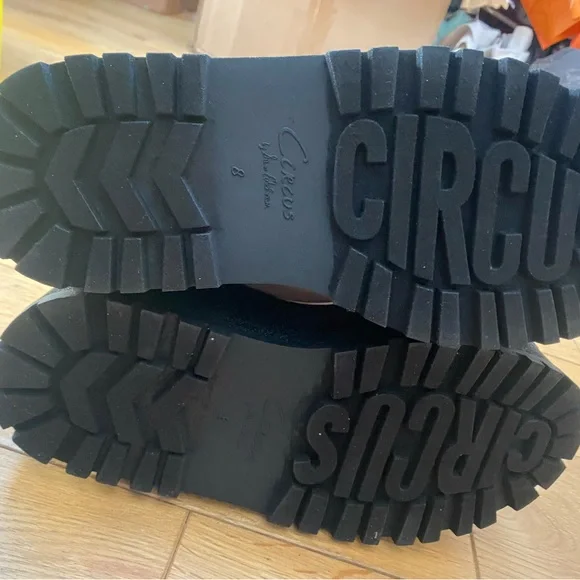 Circus by Sam Edelman cream tan platform Chelsea boots - Picture 9 of 13